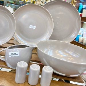 خرید سرویس غذاخوری رنگی