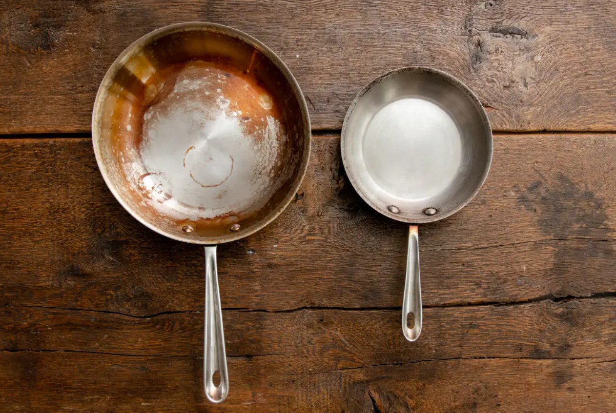 علت تغییر رنگ و سیاه شدن ظروف استیل + راه حل