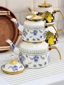 کتری قوری لعابی دسته چوبی 329