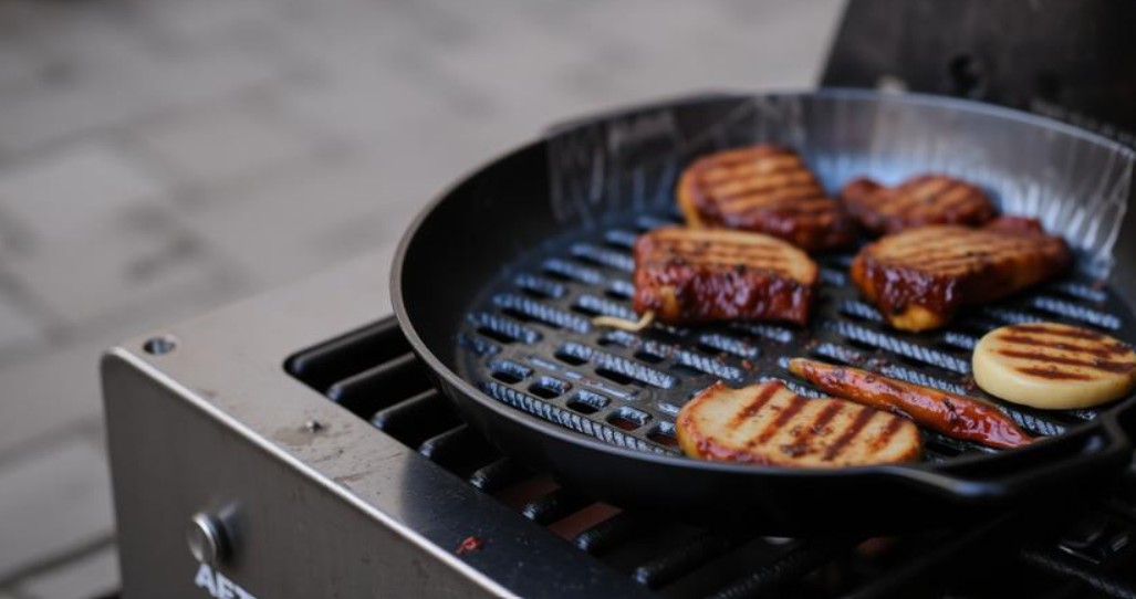 ماهیتابه گریل چیست و طرز استفاده از آن | راهنمای خرید و نگهداری