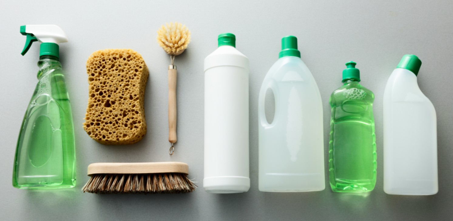 ظروف پلاستیکی زرد و کدر را چگونه تمیز کنیم؟