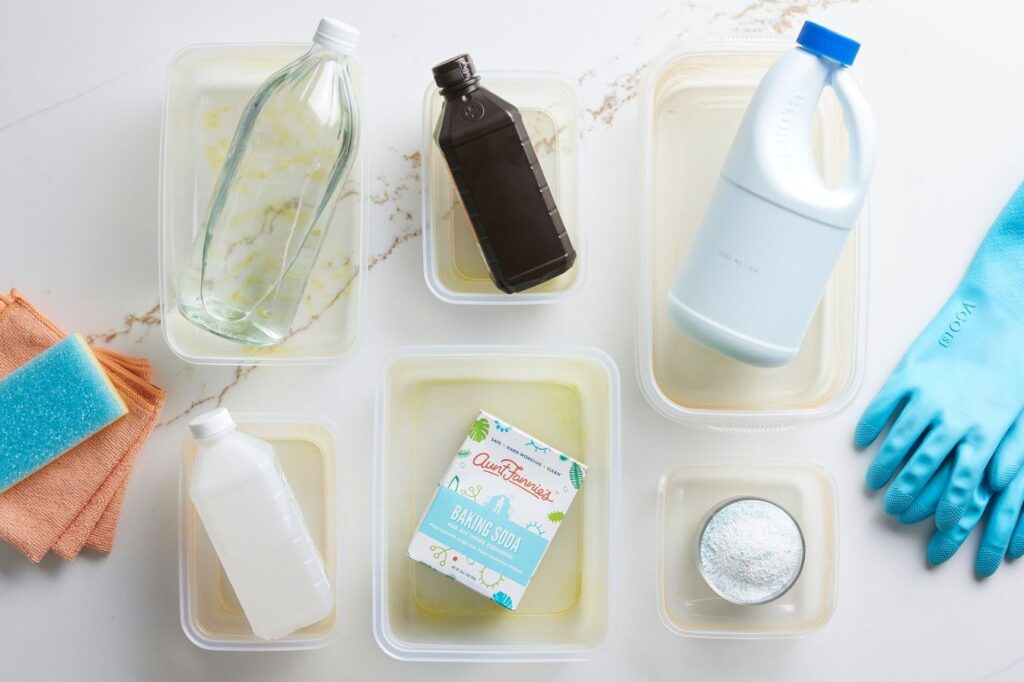 روش های تمیز کردن ظروف پلاستیکی 