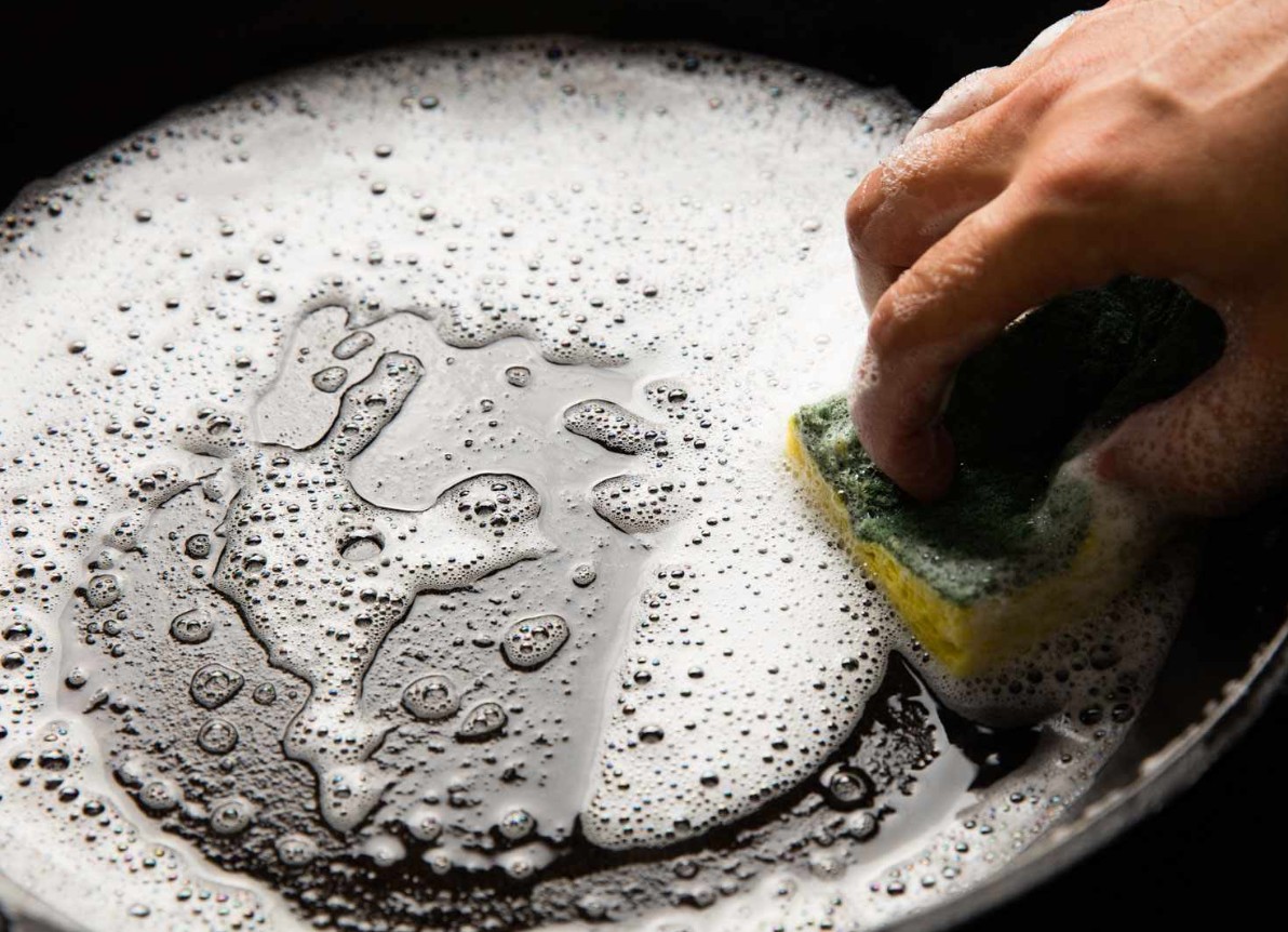 نحوه تمیز کردن و نگهداری ظروف چدنی